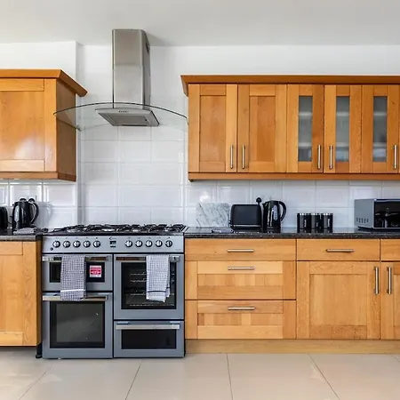 Oldbury - Big 7-bedroom House W Garden & Parking For 14 Guests Дом отдыха *