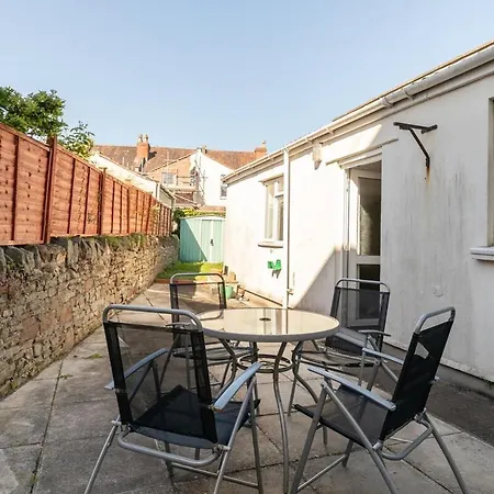 Oldbury - Big 7-bedroom House W Garden & Parking For 14 Guests Бристоль